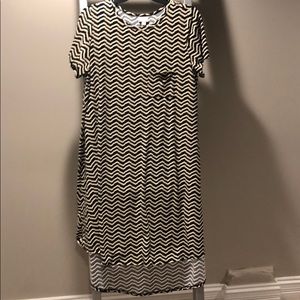 Beautiful LuLaRoe Carly Dress.
